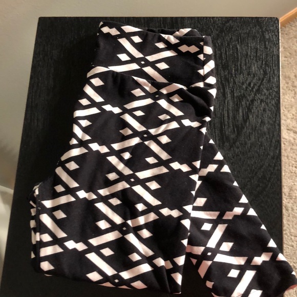 LuLaRoe Pants - LuLaRoe tribal leggings super soft